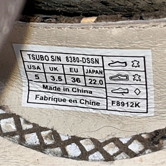 TSUBO Women's Rae Snakeskin Flats size 5 - Picture 8 of 9